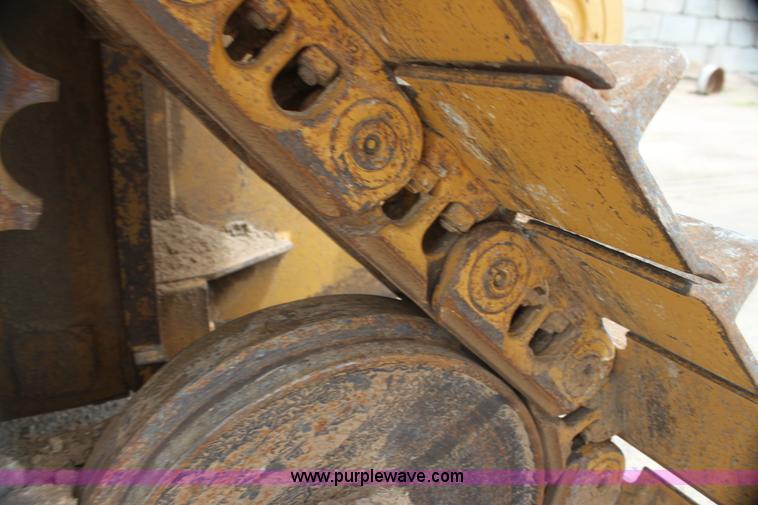 image for item I7338 1993 Caterpillar D4H XL dozer