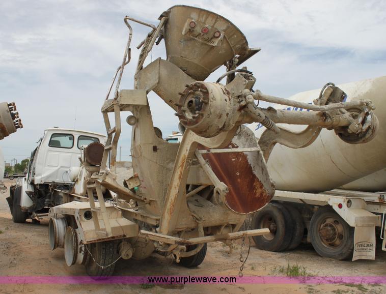 image for item I7339 1999 Sterling L9511 mixer truck