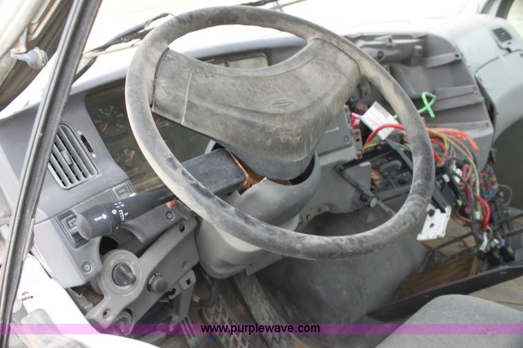 image for item I7339 1999 Sterling L9511 mixer truck