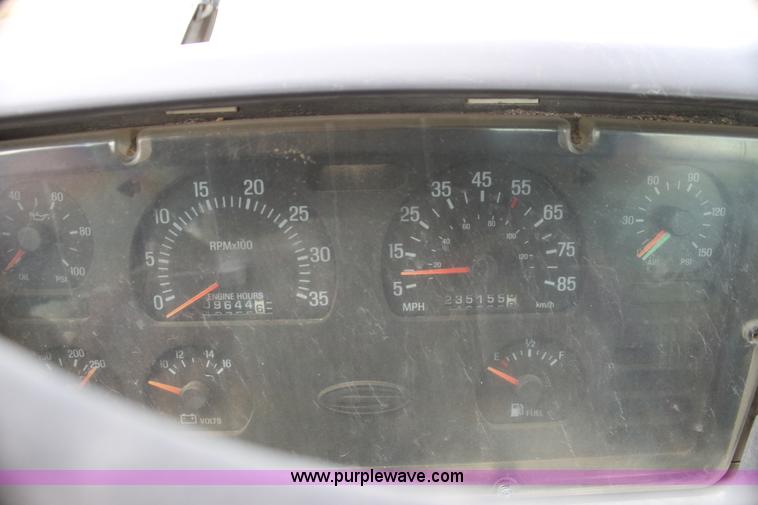 image for item I7339 1999 Sterling L9511 mixer truck