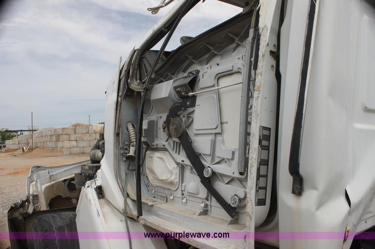 image for item I7339 1999 Sterling L9511 mixer truck