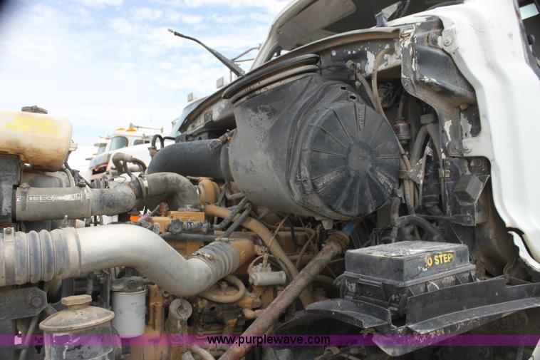 image for item I7339 1999 Sterling L9511 mixer truck