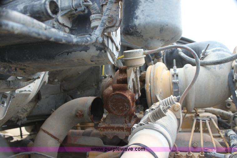 image for item I7339 1999 Sterling L9511 mixer truck