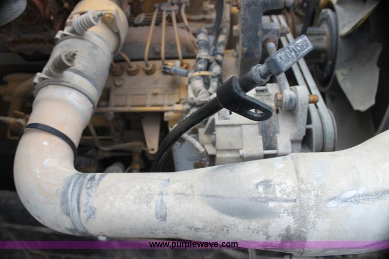 image for item I7339 1999 Sterling L9511 mixer truck