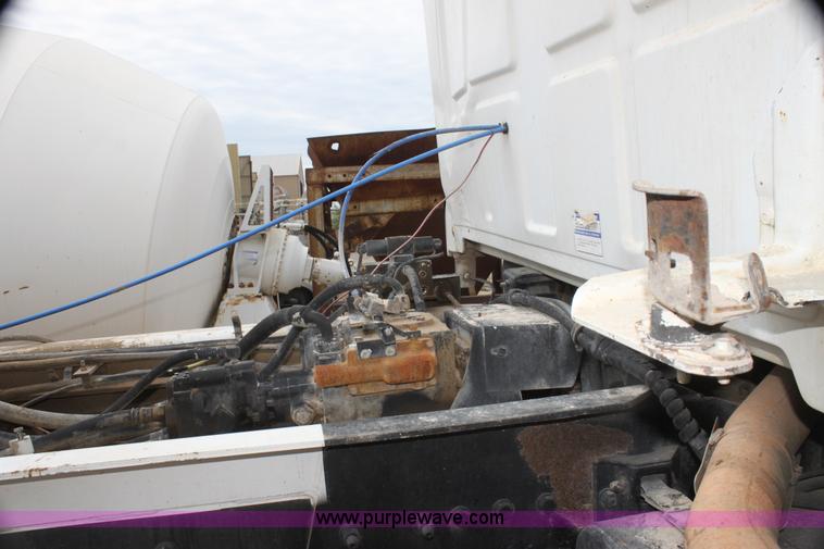 image for item I7339 1999 Sterling L9511 mixer truck