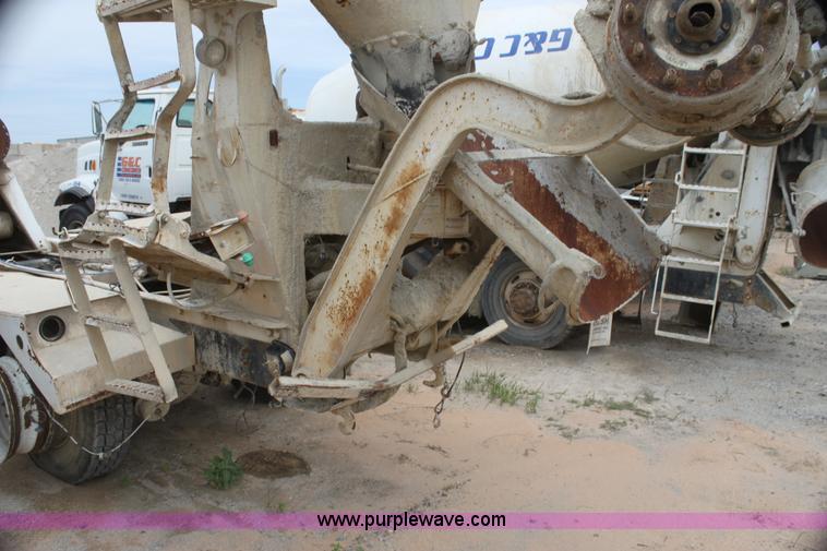 image for item I7339 1999 Sterling L9511 mixer truck