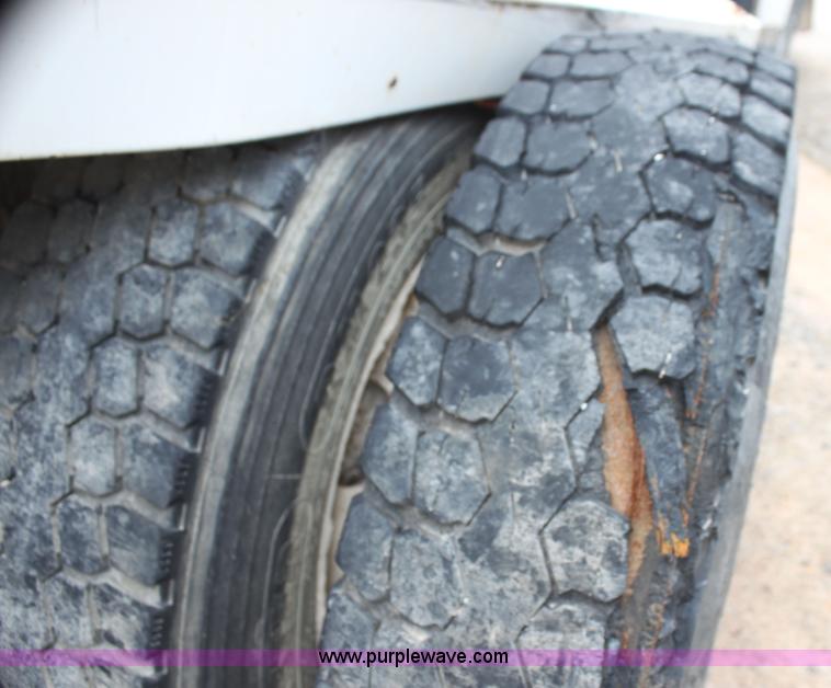 image for item I7339 1999 Sterling L9511 mixer truck