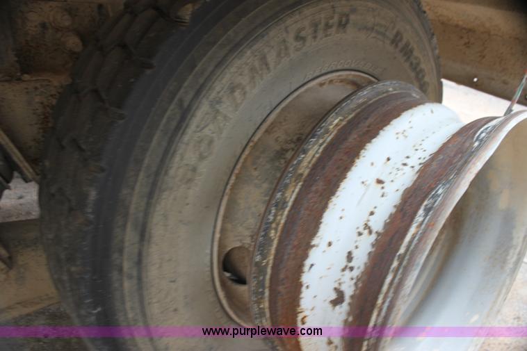 image for item I7339 1999 Sterling L9511 mixer truck