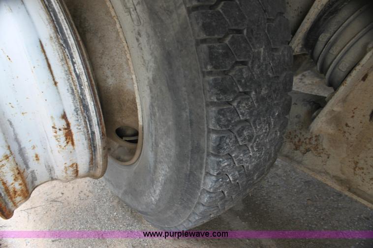 image for item I7339 1999 Sterling L9511 mixer truck