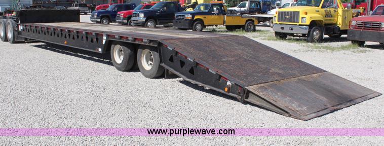 image for item J1197 2005 Trail King TK70HT-482 hydra-tail trailer