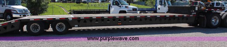 image for item J1197 2005 Trail King TK70HT-482 hydra-tail trailer