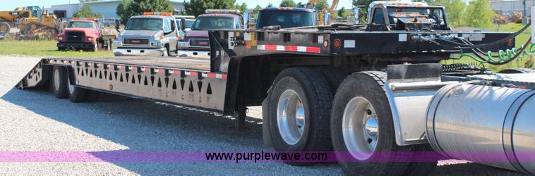 image for item J1197 2005 Trail King TK70HT-482 hydra-tail trailer