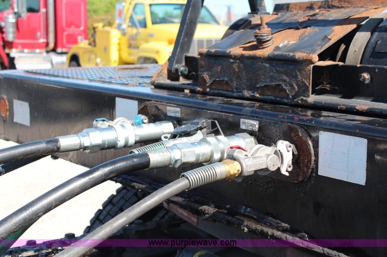 image for item J1197 2005 Trail King TK70HT-482 hydra-tail trailer