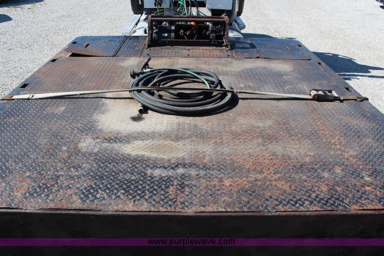 image for item J1197 2005 Trail King TK70HT-482 hydra-tail trailer