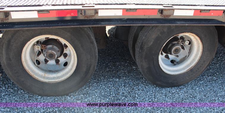 image for item J1197 2005 Trail King TK70HT-482 hydra-tail trailer