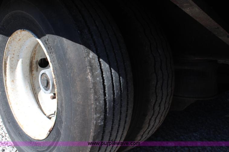 image for item J1197 2005 Trail King TK70HT-482 hydra-tail trailer