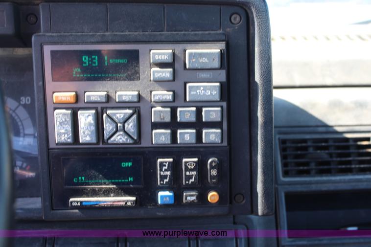 image for item J1198 1994 Chevrolet Kodiak rollback truck