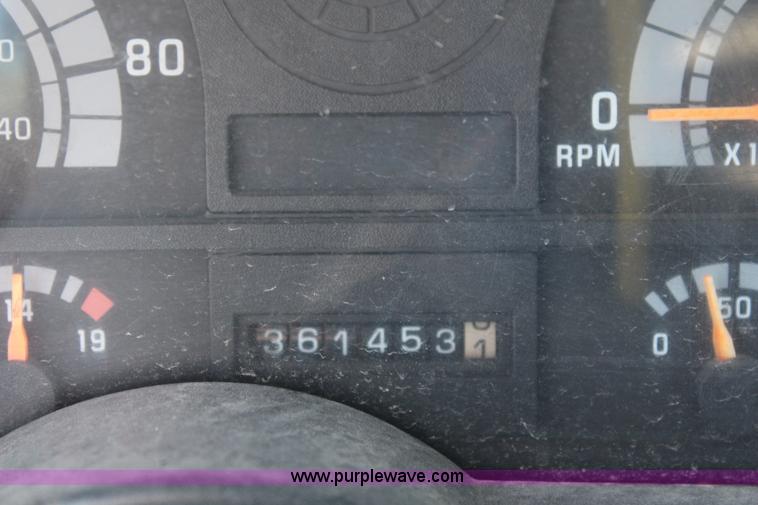 image for item J1198 1994 Chevrolet Kodiak rollback truck