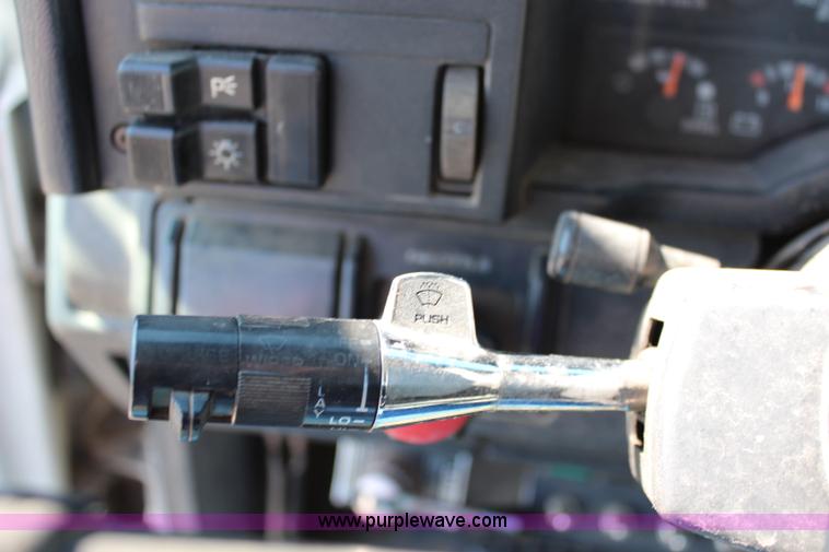 image for item J1198 1994 Chevrolet Kodiak rollback truck