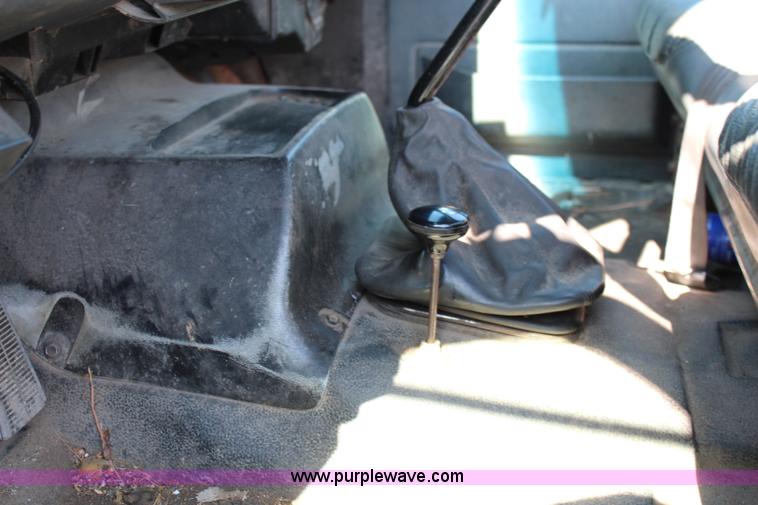 image for item J1198 1994 Chevrolet Kodiak rollback truck