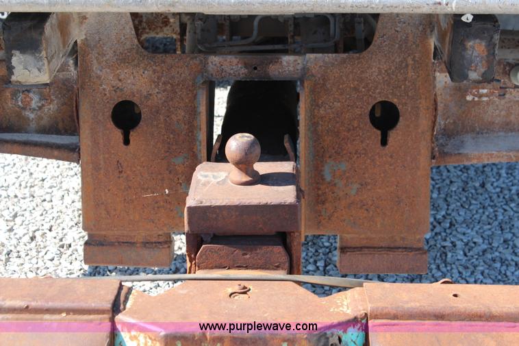 image for item J1198 1994 Chevrolet Kodiak rollback truck