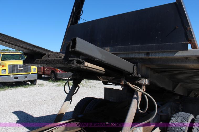 image for item J1198 1994 Chevrolet Kodiak rollback truck