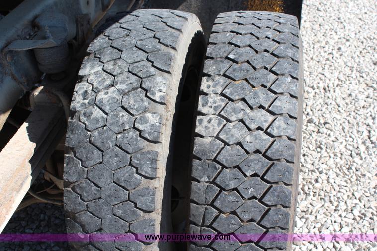 image for item J1198 1994 Chevrolet Kodiak rollback truck