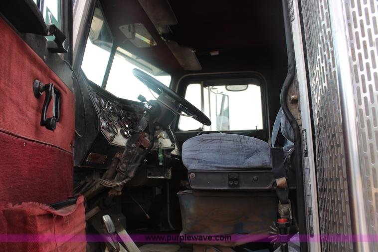 image for item J1216 1990 Peterbilt 379 dump truck