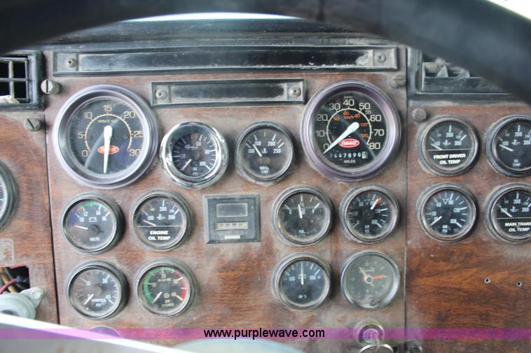 image for item J1216 1990 Peterbilt 379 dump truck