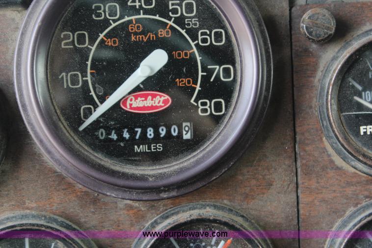 image for item J1216 1990 Peterbilt 379 dump truck