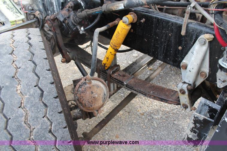 image for item J1216 1990 Peterbilt 379 dump truck