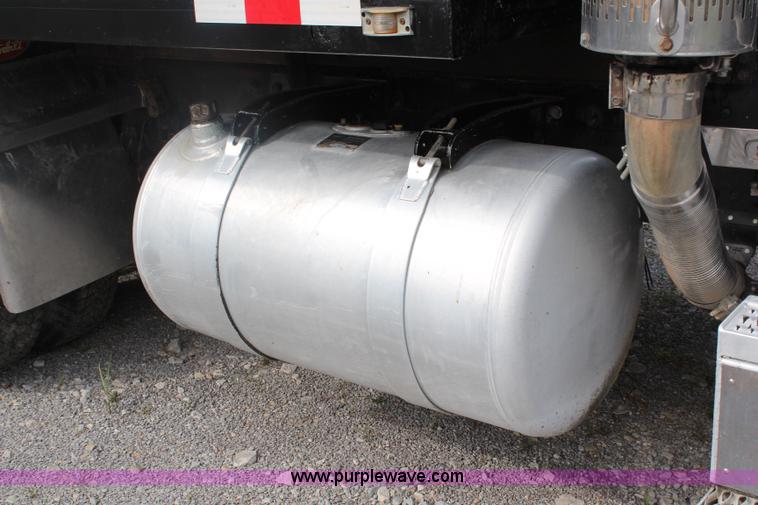 image for item J1216 1990 Peterbilt 379 dump truck