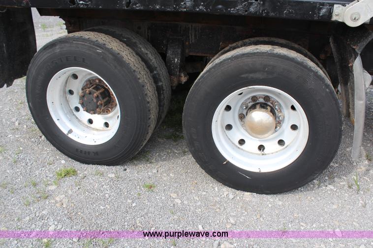 image for item J1216 1990 Peterbilt 379 dump truck