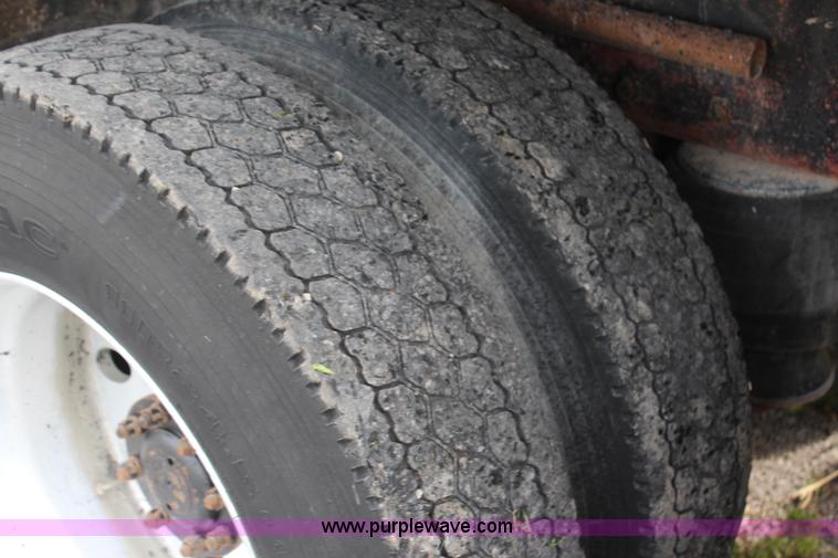 image for item J1216 1990 Peterbilt 379 dump truck