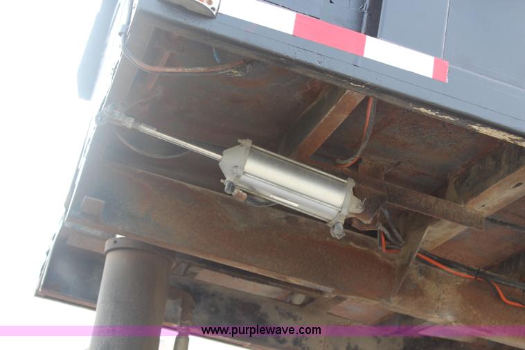 image for item J1216 1990 Peterbilt 379 dump truck