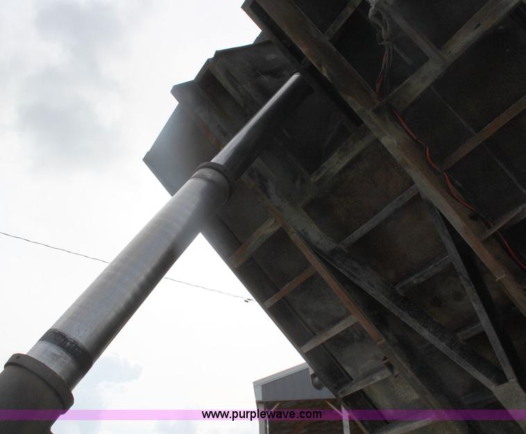 image for item J1216 1990 Peterbilt 379 dump truck