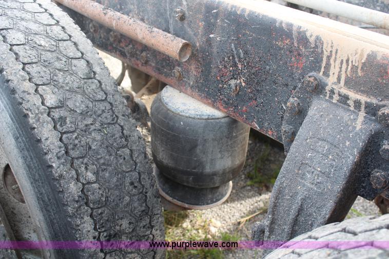 image for item J1216 1990 Peterbilt 379 dump truck