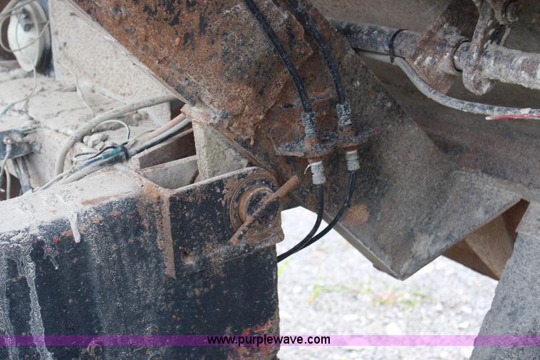 image for item J1216 1990 Peterbilt 379 dump truck