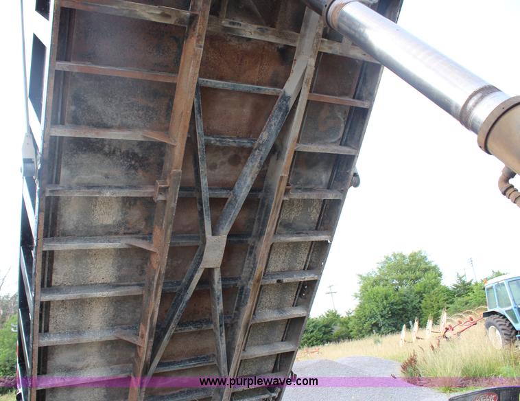 image for item J1216 1990 Peterbilt 379 dump truck