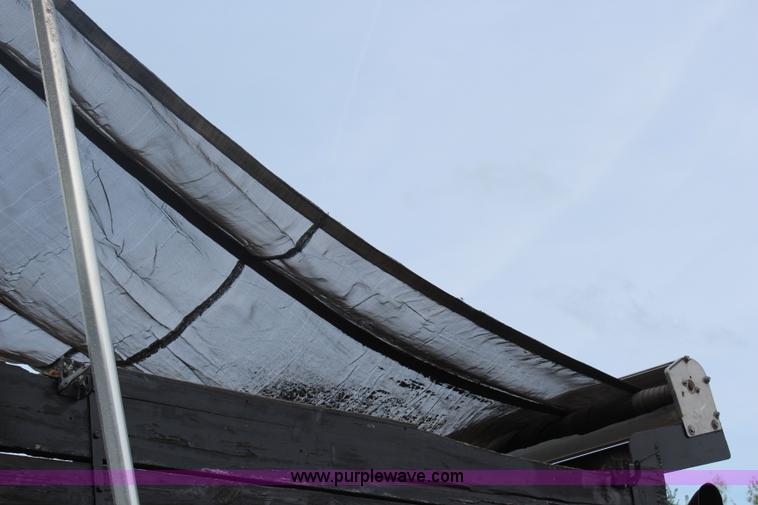 image for item J1216 1990 Peterbilt 379 dump truck