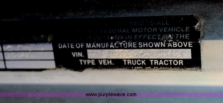 image for item J1216 1990 Peterbilt 379 dump truck