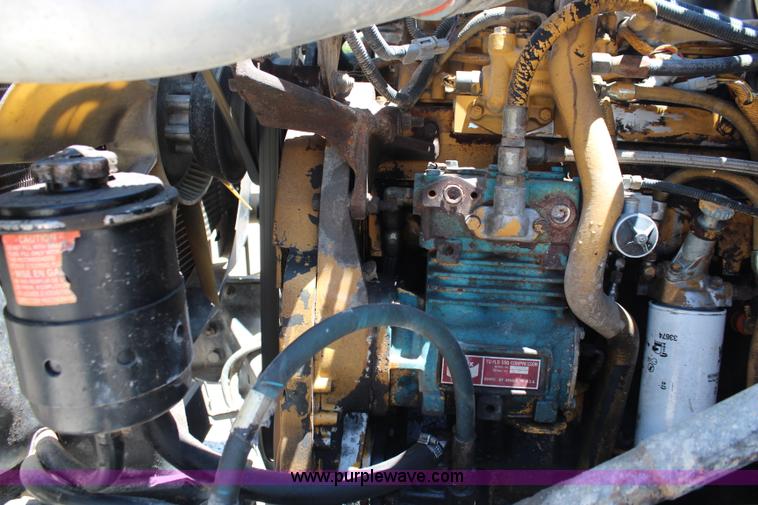 image for item J3183 1995 Ford LTS9000 cab and chassis