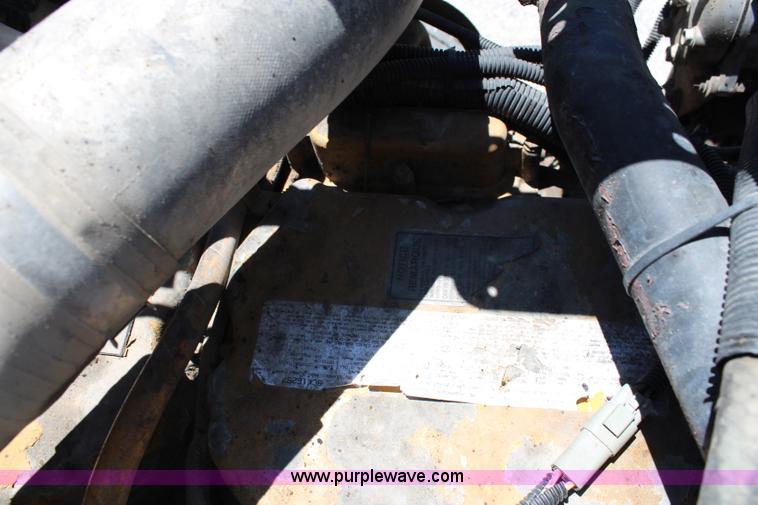 image for item J3183 1995 Ford LTS9000 cab and chassis