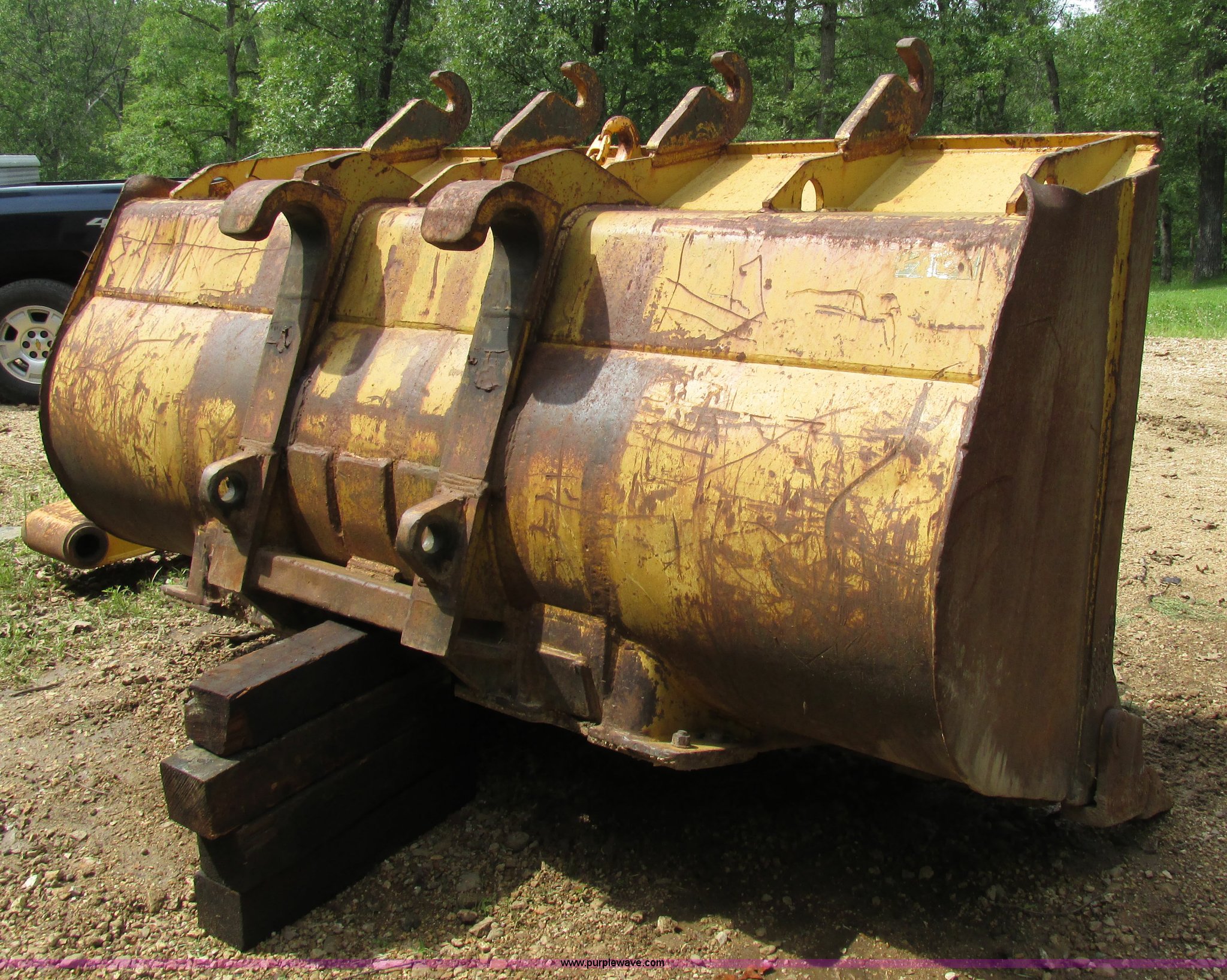 Balderson quick attach 963 bucket system in St. Clair, MO Item AN9031 sold Purple Wave