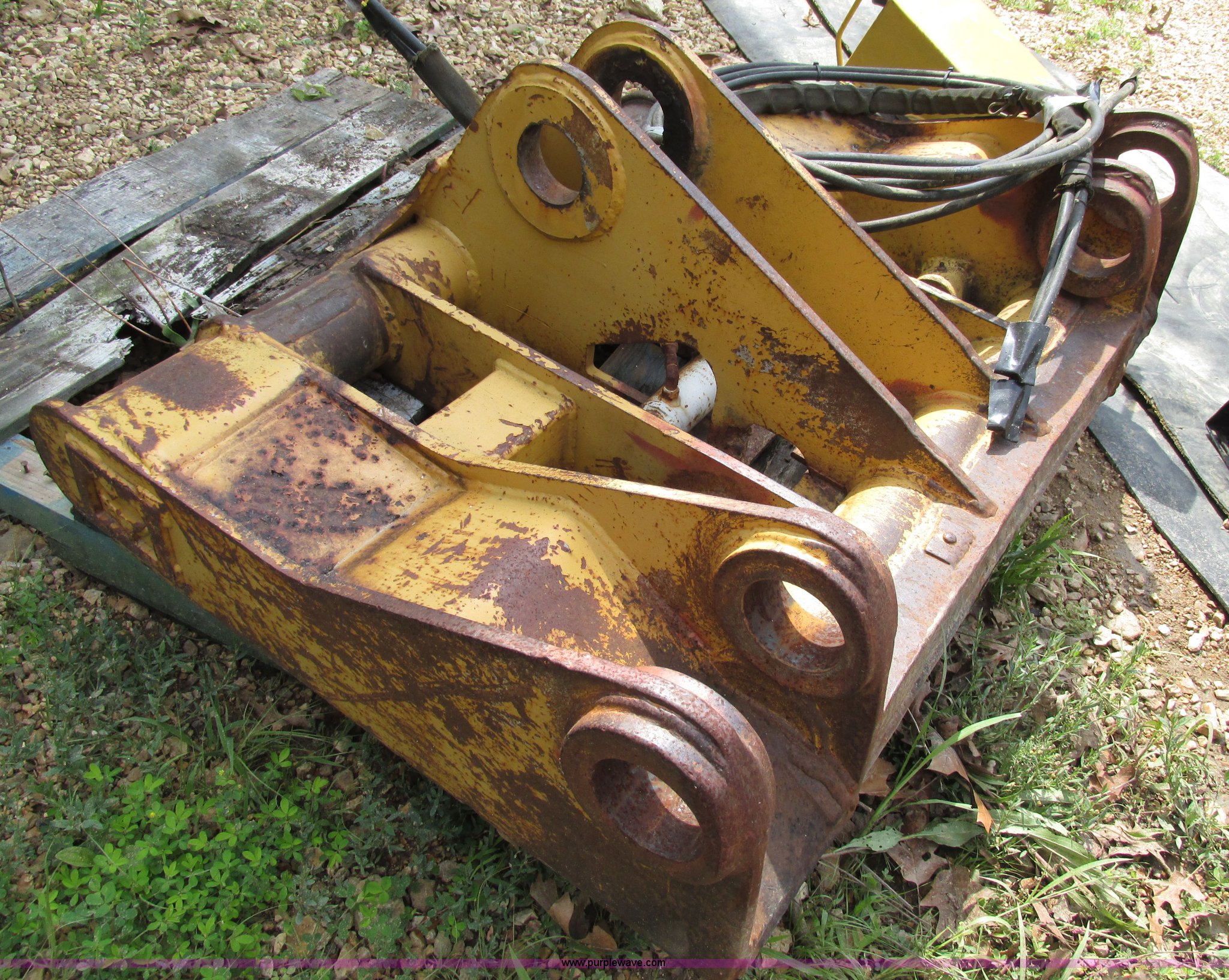 Balderson quick attach 963 bucket system in St. Clair, MO Item AN9031