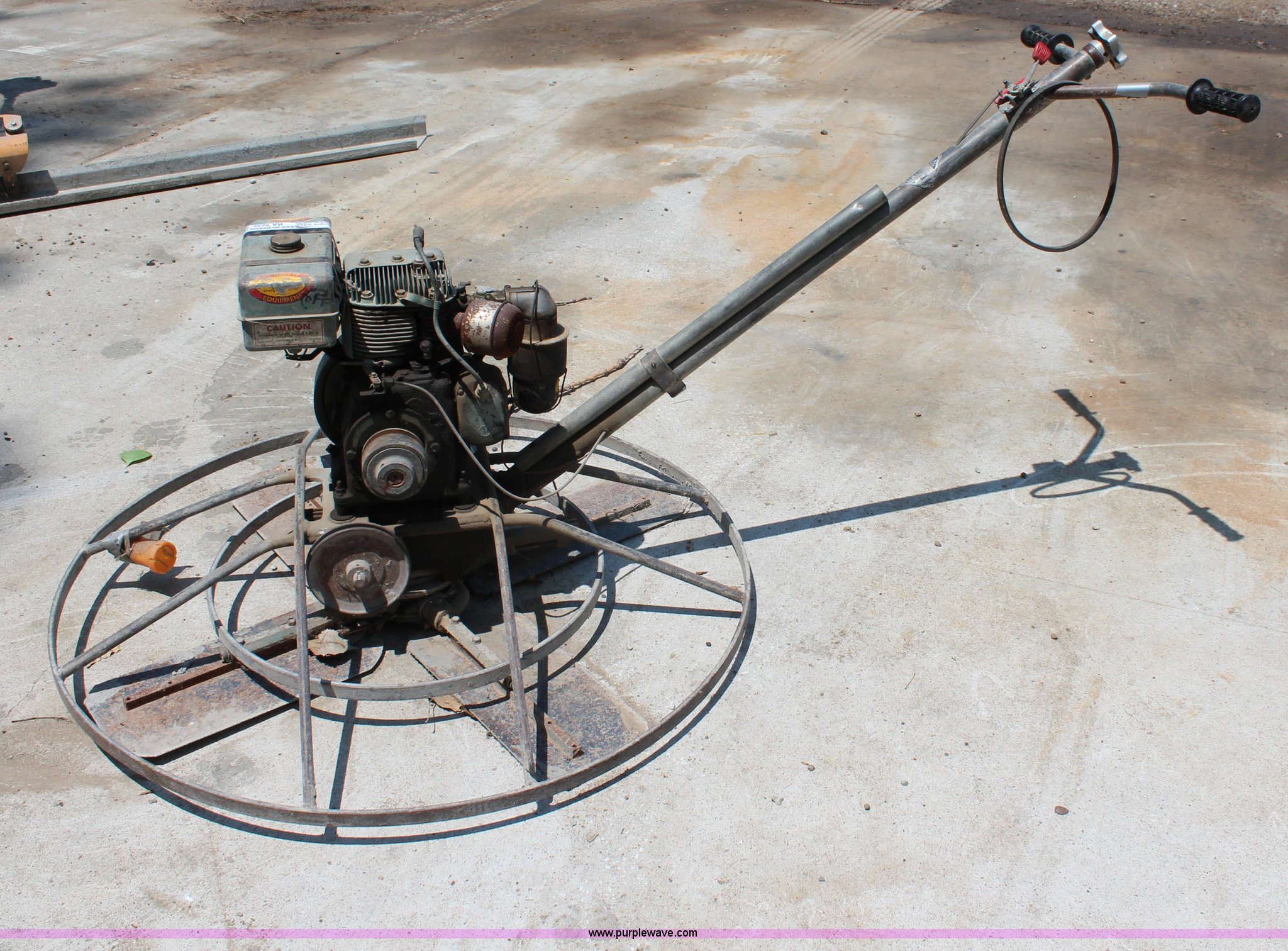 Power trowel in Stanberry, MO Item BA9232 sold Purple Wave