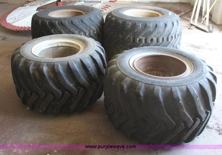 image for item AJ9401 (4) flotation tires
