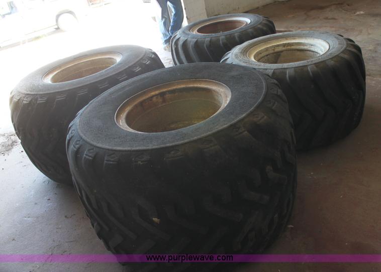 image for item AJ9401 (4) flotation tires