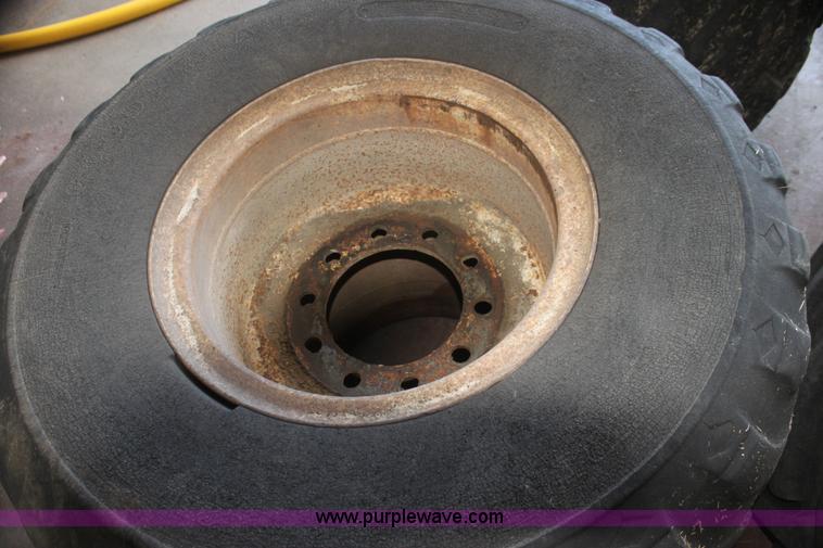 image for item AJ9401 (4) flotation tires