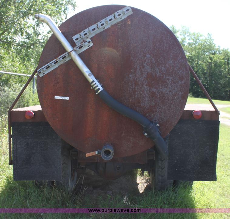 image for item AJ9404 1982 Ford F700 Honey Wagon tanker truck